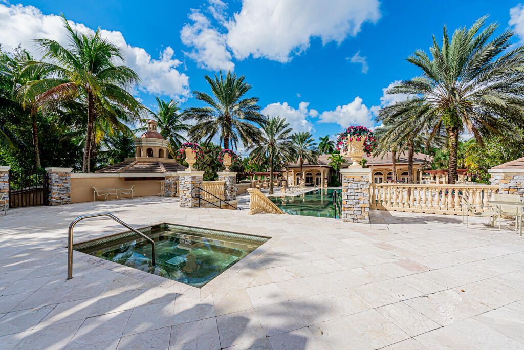 10513 Versailles Boulevard, Wellington, FL 33449 Photo