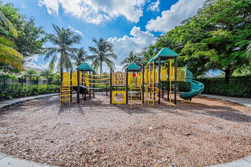 10513 Versailles Boulevard, Wellington, FL 33449 Photo