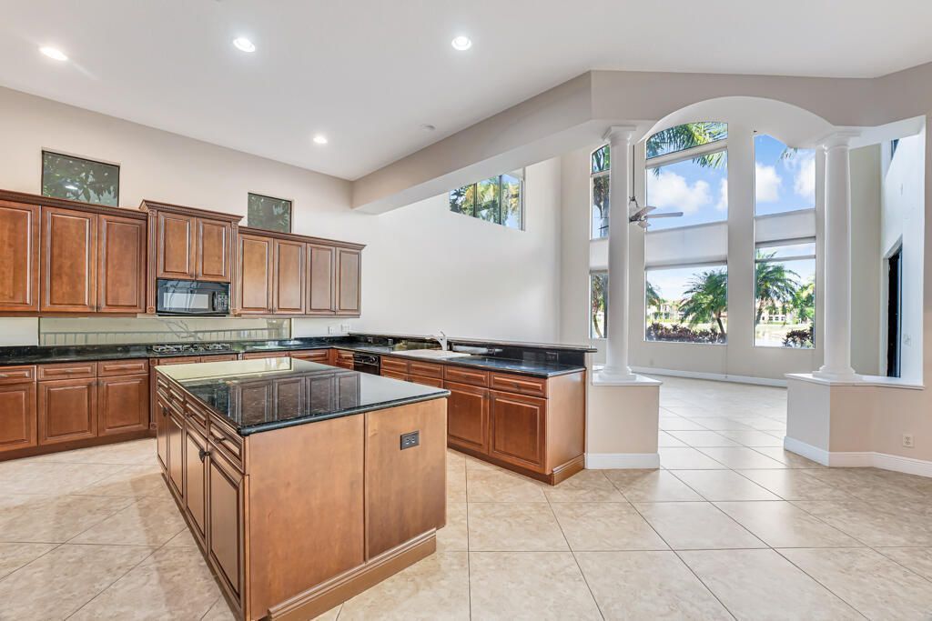10513 Versailles Boulevard, Wellington, FL 33449 Photo