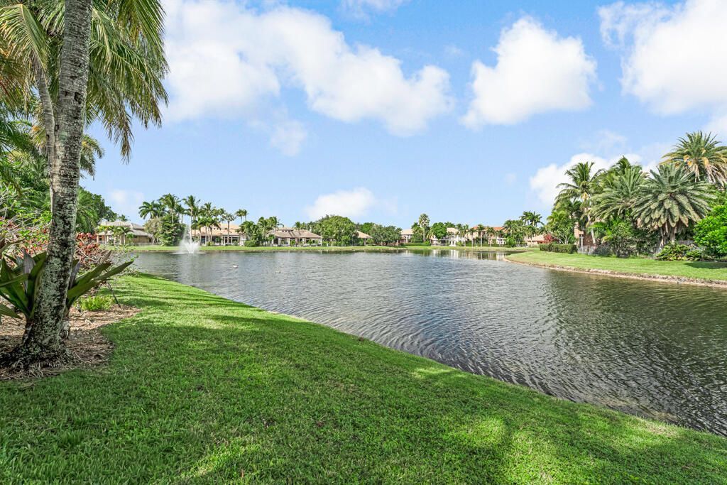 10513 Versailles Boulevard, Wellington, FL 33449 Photo