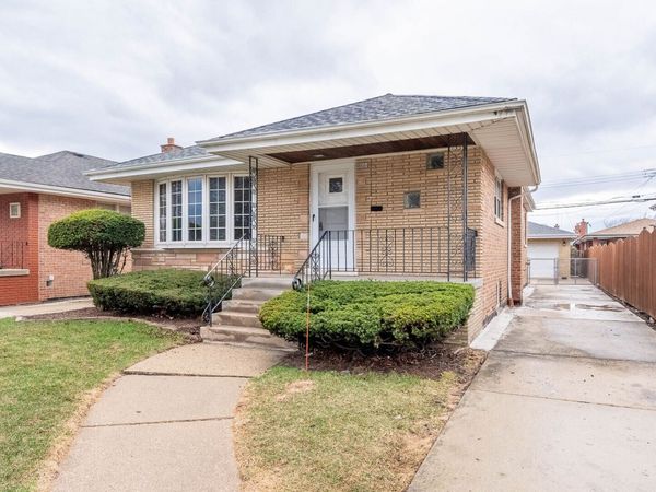 8604 S Kenneth Avenue, Chicago, IL 60652