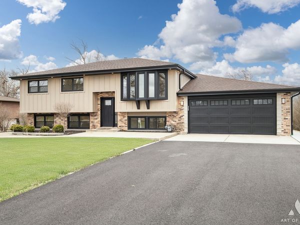 10521 Fitzsimmons Drive, Palos Park, IL 60464