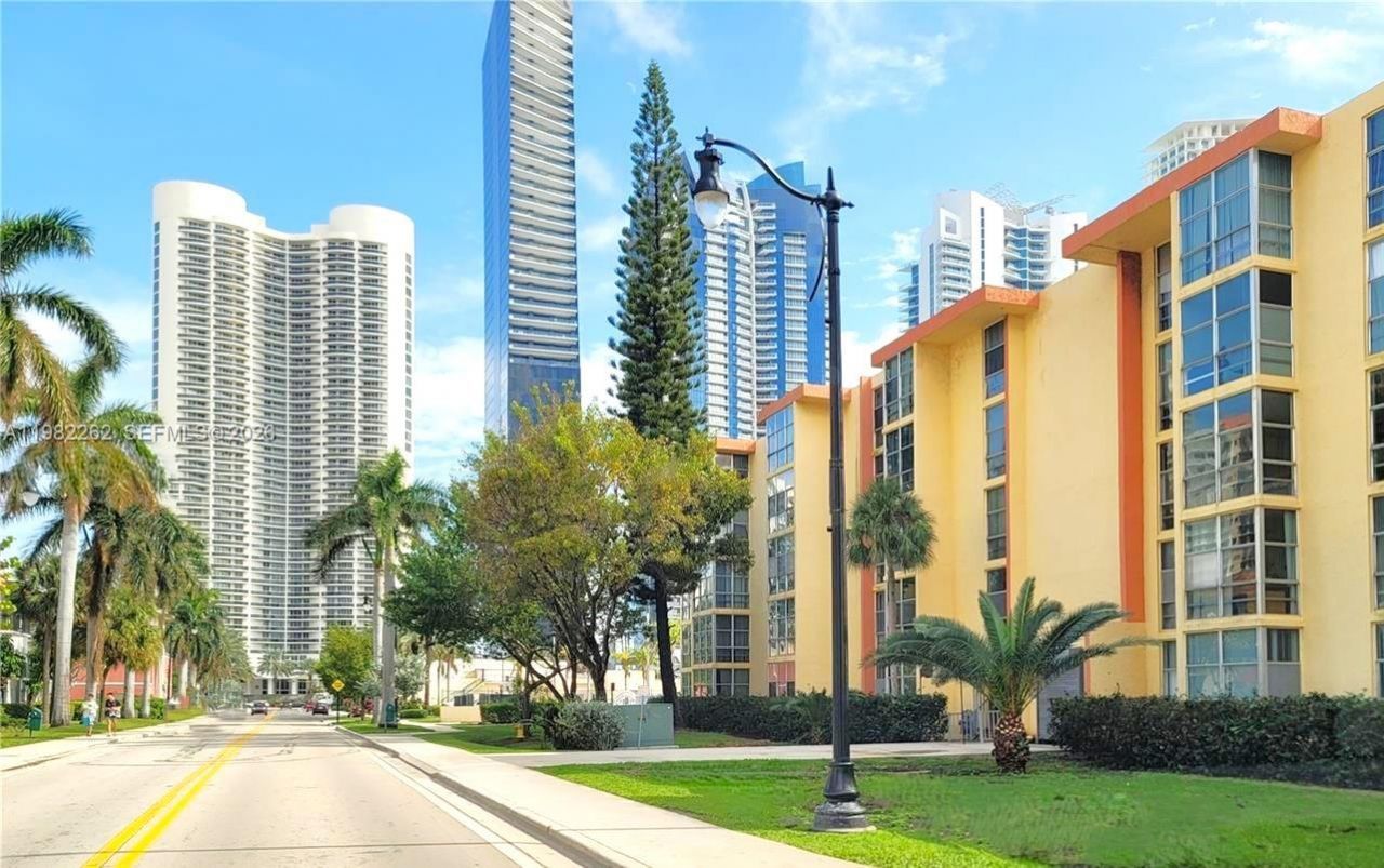 210 172nd St , Unit 234, Sunny Isles Beach, FL 33160 Photo