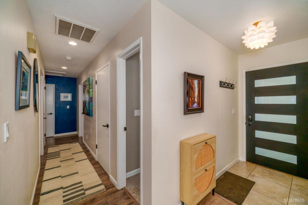 2293 Arizona Avenue, South Lake Tahoe, CA 96150 Photo