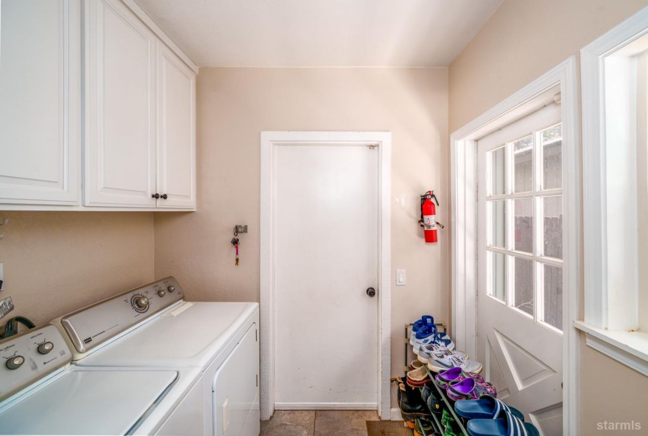 2293 Arizona Avenue, South Lake Tahoe, CA 96150 Photo