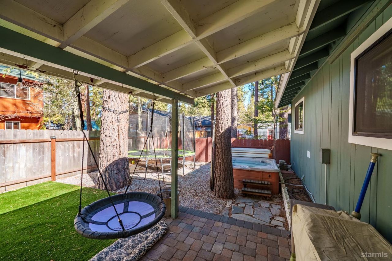 2293 Arizona Avenue, South Lake Tahoe, CA 96150 Photo