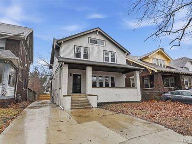 678 LAKEWOOD Street , Detroit, MI 48215
