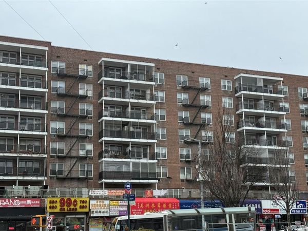 41-25 Kissena Boulevard , Unit 5L, Flushing, NY 11355