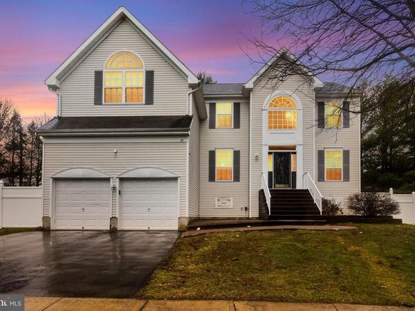 10 ALEXANDER LANE, COLUMBUS, NJ 08022