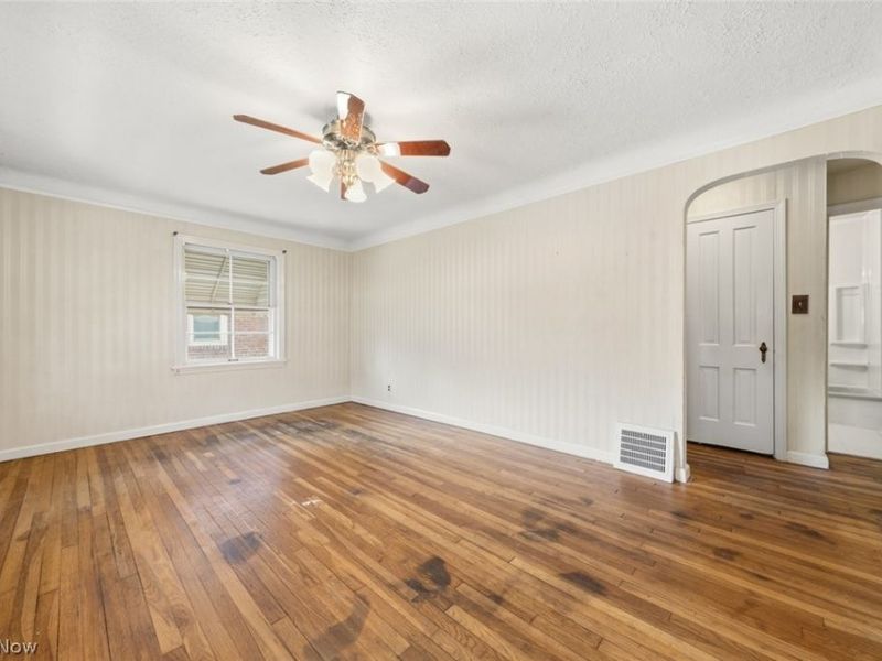 344 E 246th Street, Euclid, OH 44123 Photo 3