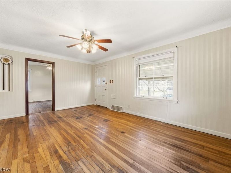 344 E 246th Street, Euclid, OH 44123 Photo 4