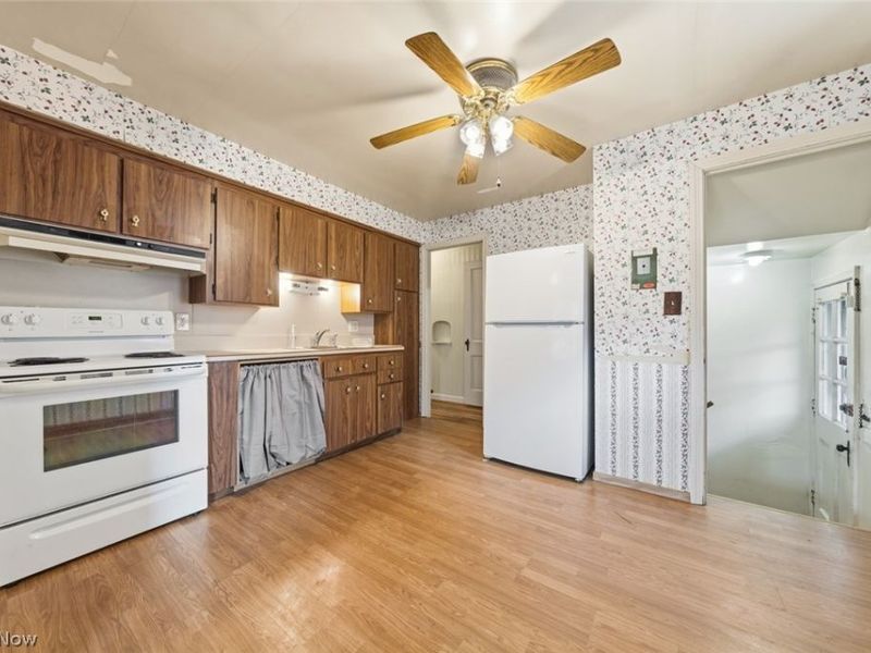 344 E 246th Street, Euclid, OH 44123 Photo 5