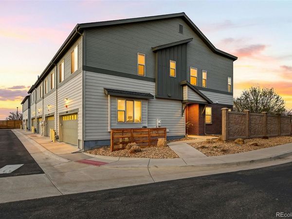 19585 E Sunset Circle, Centennial, CO 80015