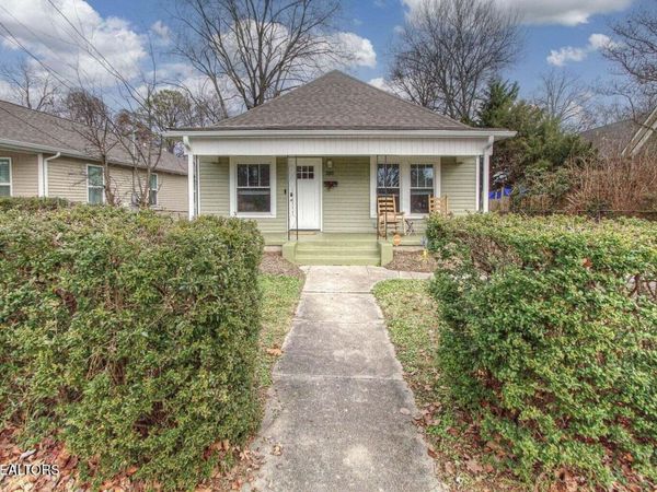 2502 Harvey St, Knoxville, TN 37917