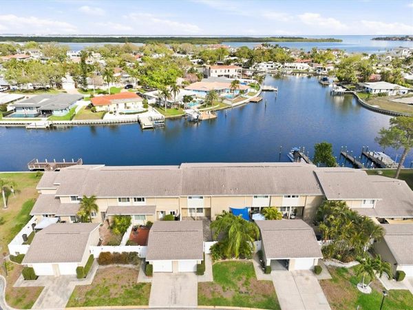 6537 CAPE HATTERAS WAY NE, Unit 4, ST PETERSBURG, FL 33702
