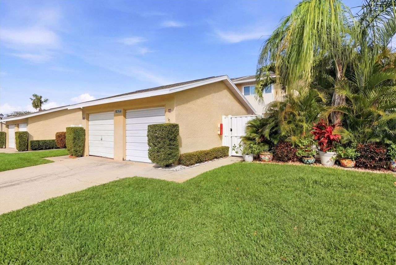 6537 Cape Hatteras Way Ne, Unit 4, Saint Petersburg, FL 33702 Photo