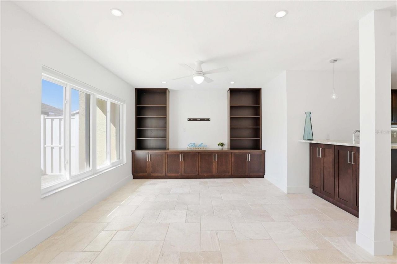 6537 Cape Hatteras Way Ne, Unit 4, Saint Petersburg, FL 33702 Photo