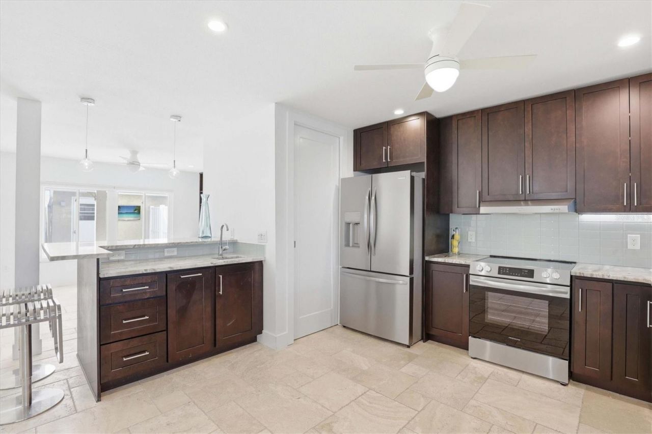 6537 Cape Hatteras Way Ne, Unit 4, Saint Petersburg, FL 33702 Photo