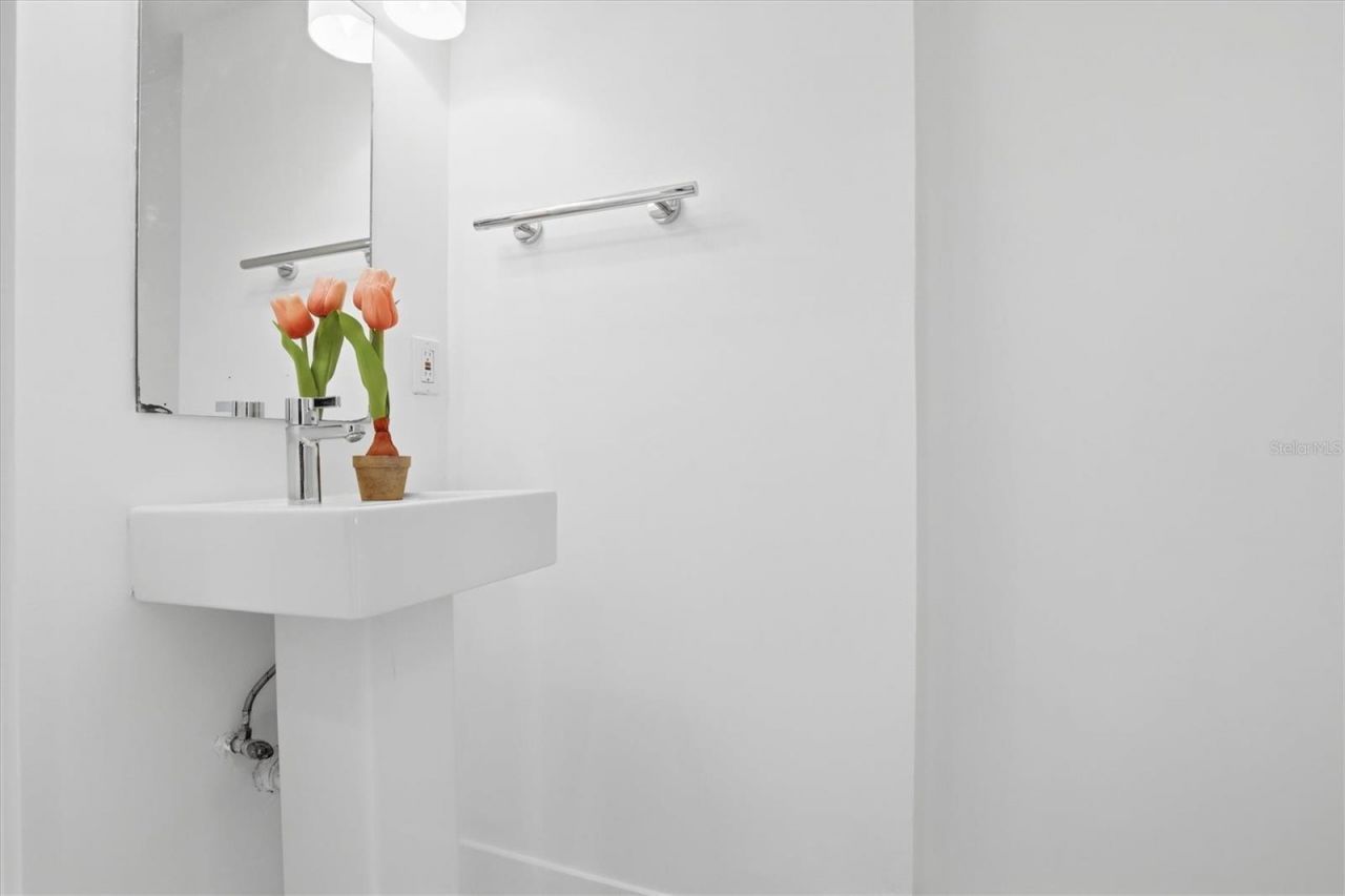 6537 Cape Hatteras Way Ne, Unit 4, Saint Petersburg, FL 33702 Photo