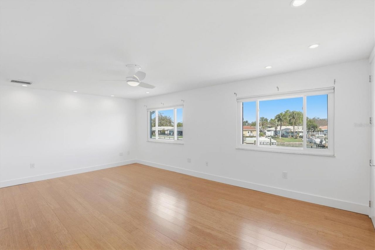 6537 Cape Hatteras Way Ne, Unit 4, Saint Petersburg, FL 33702 Photo