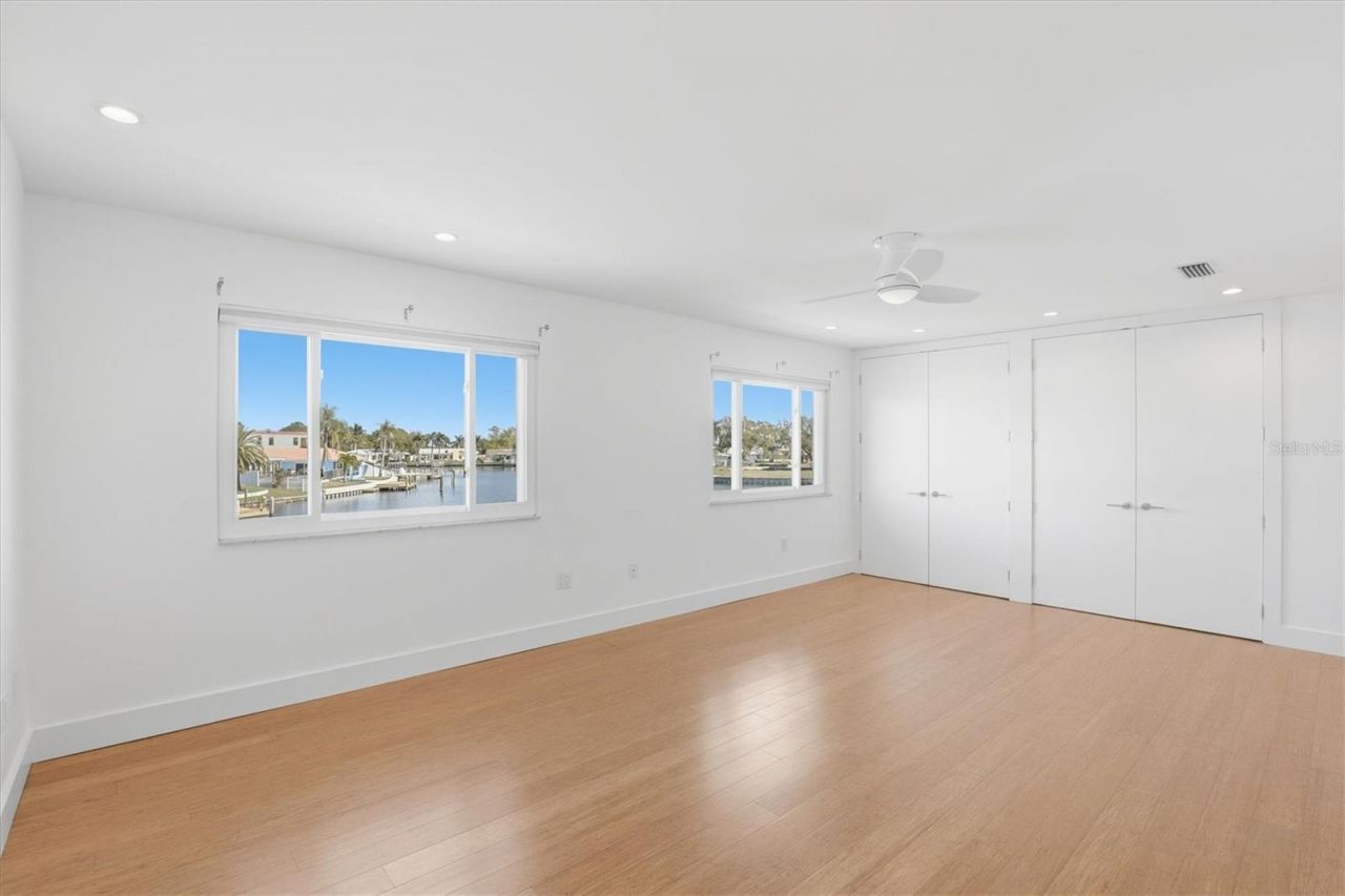 6537 Cape Hatteras Way Ne, Unit 4, Saint Petersburg, FL 33702 Photo