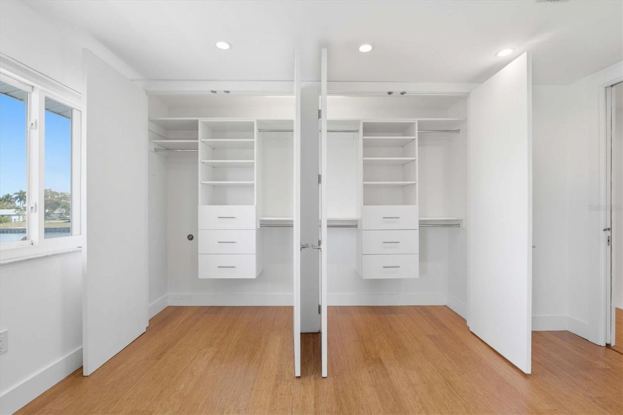 6537 Cape Hatteras Way Ne, Unit 4, Saint Petersburg, FL 33702 Photo