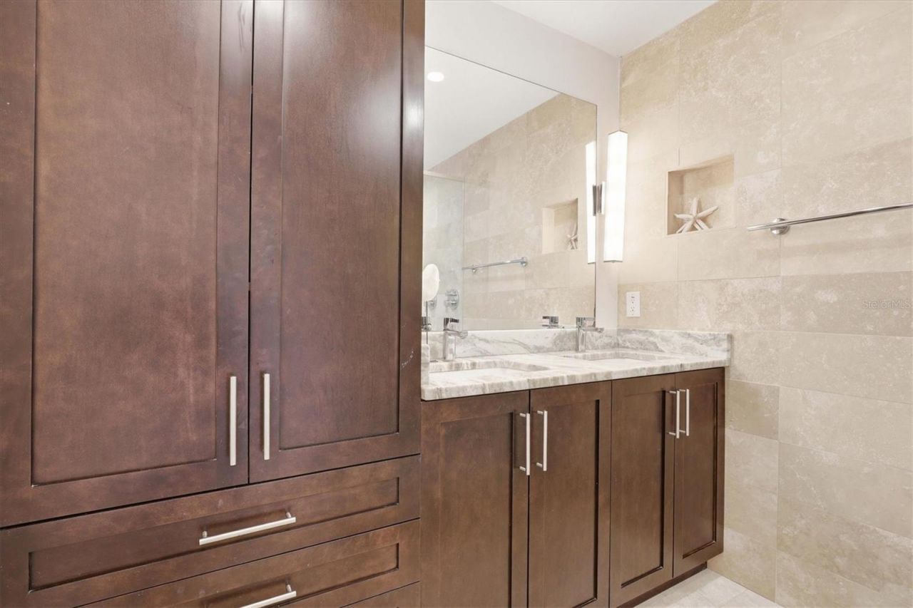 6537 Cape Hatteras Way Ne, Unit 4, Saint Petersburg, FL 33702 Photo