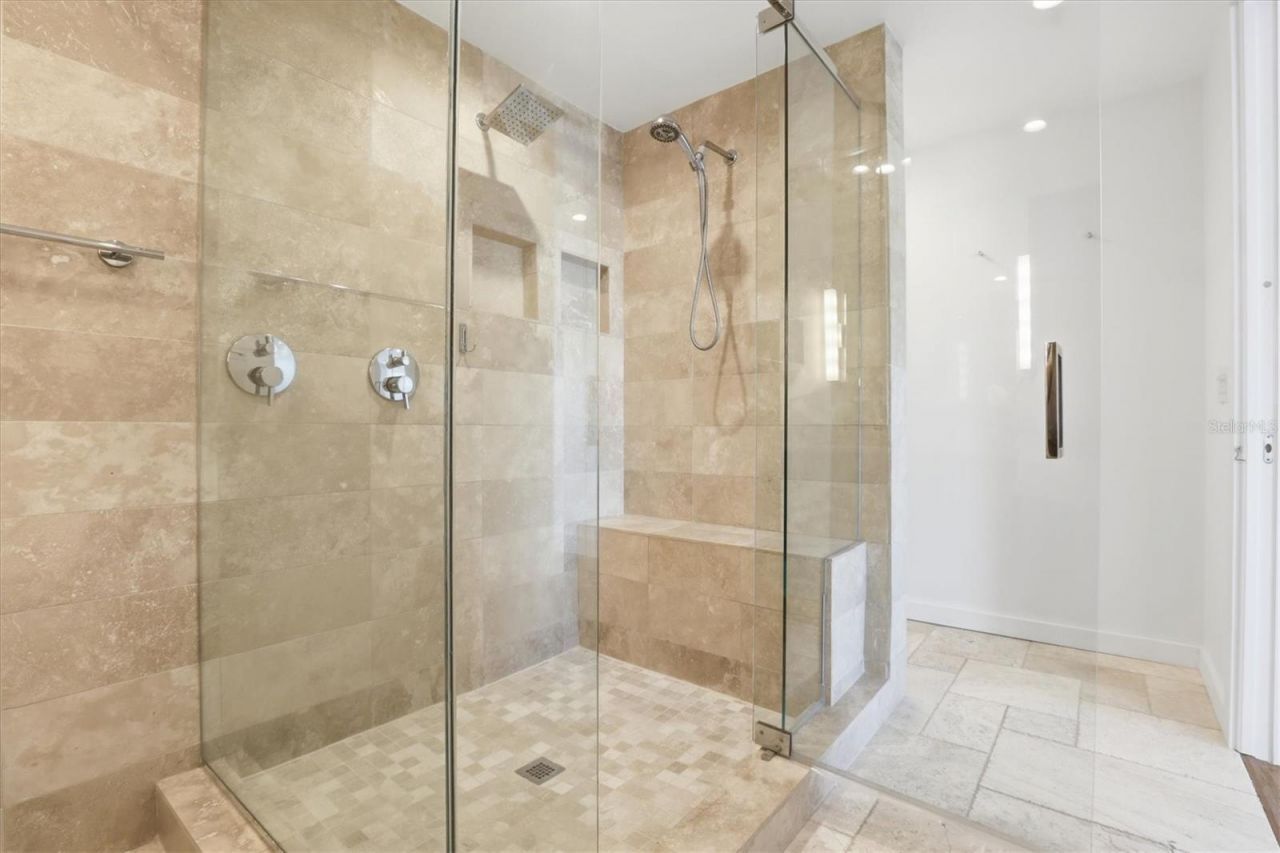 6537 Cape Hatteras Way Ne, Unit 4, Saint Petersburg, FL 33702 Photo