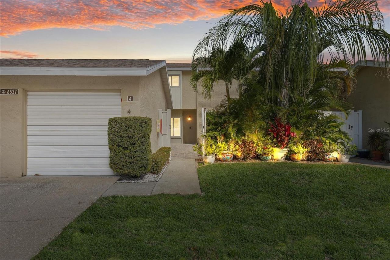 6537 Cape Hatteras Way Ne, Unit 4, Saint Petersburg, FL 33702 Photo