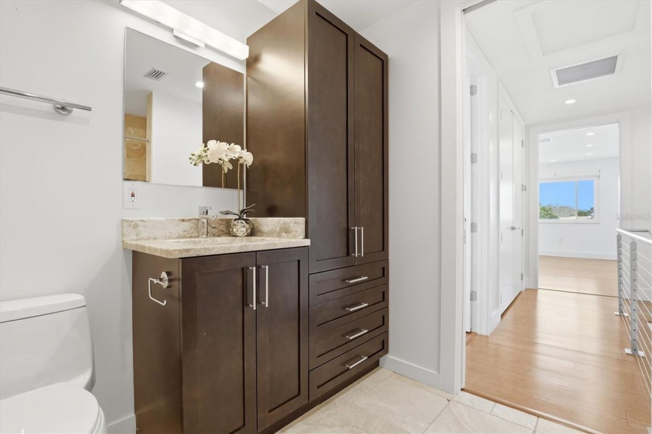 6537 Cape Hatteras Way Ne, Unit 4, Saint Petersburg, FL 33702 Photo