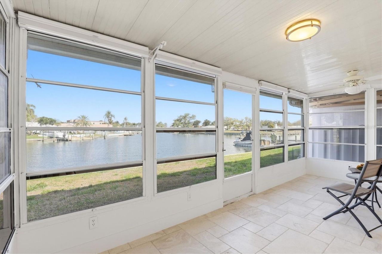 6537 Cape Hatteras Way Ne, Unit 4, Saint Petersburg, FL 33702 Photo