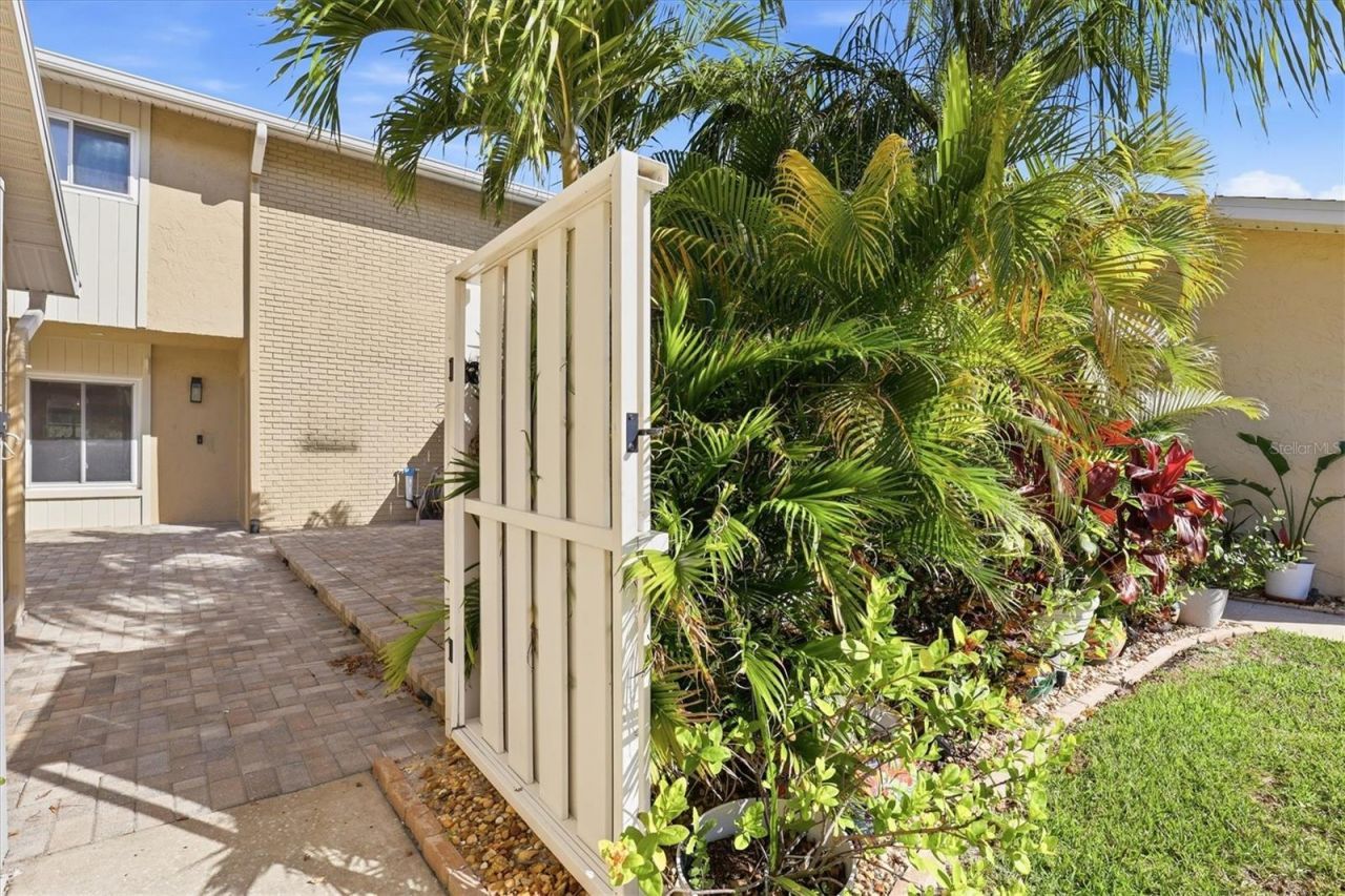 6537 Cape Hatteras Way Ne, Unit 4, Saint Petersburg, FL 33702 Photo