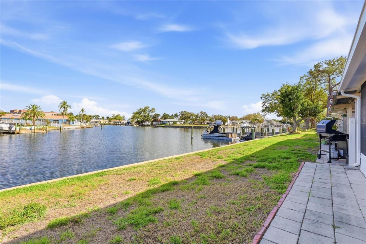 6537 Cape Hatteras Way Ne, Unit 4, Saint Petersburg, FL 33702 Photo