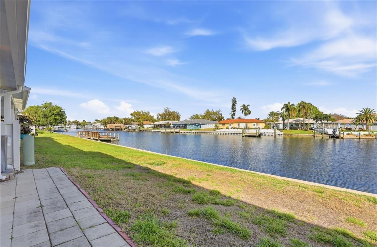 6537 Cape Hatteras Way Ne, Unit 4, Saint Petersburg, FL 33702 Photo