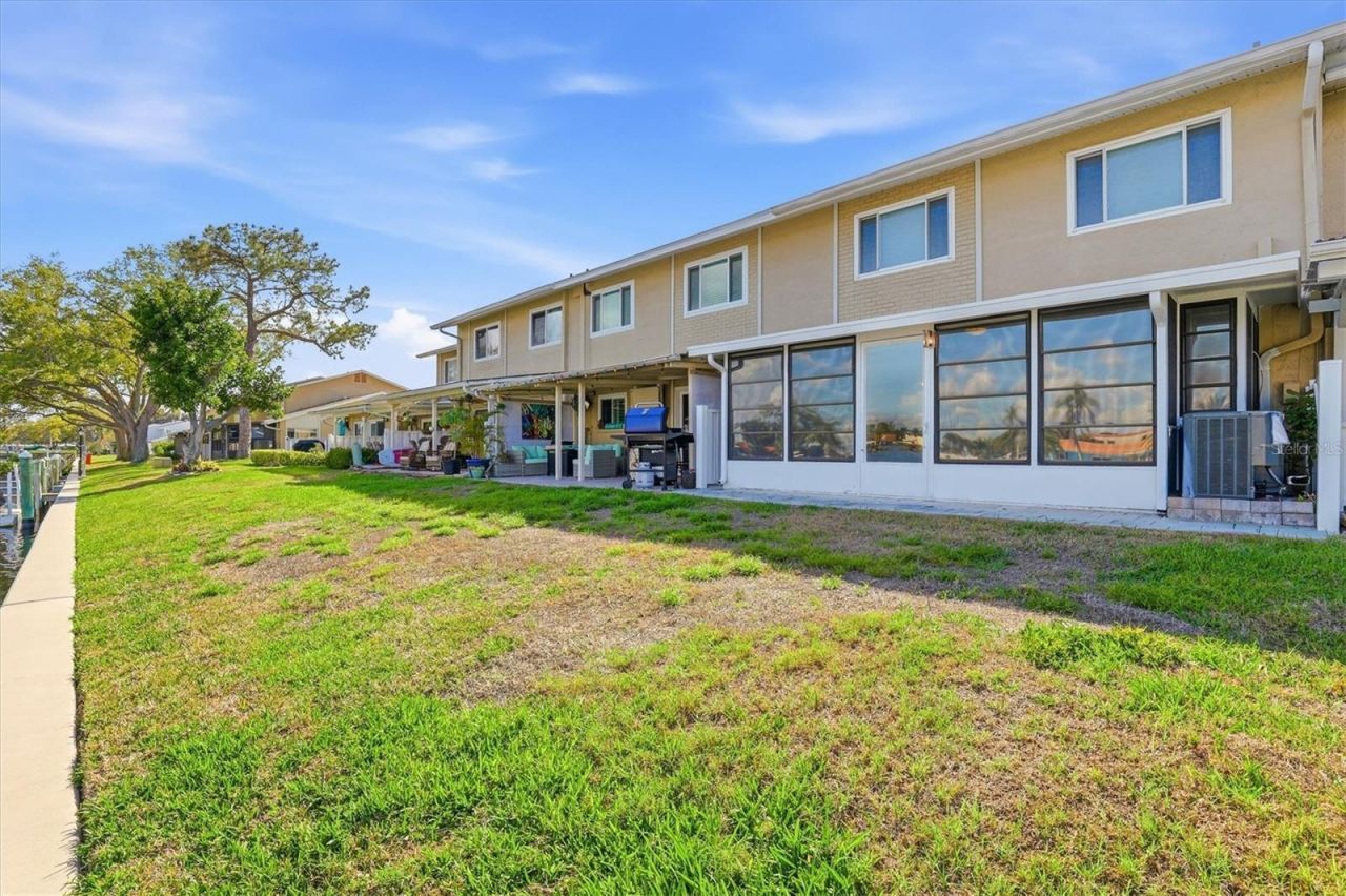 6537 Cape Hatteras Way Ne, Unit 4, Saint Petersburg, FL 33702 Photo