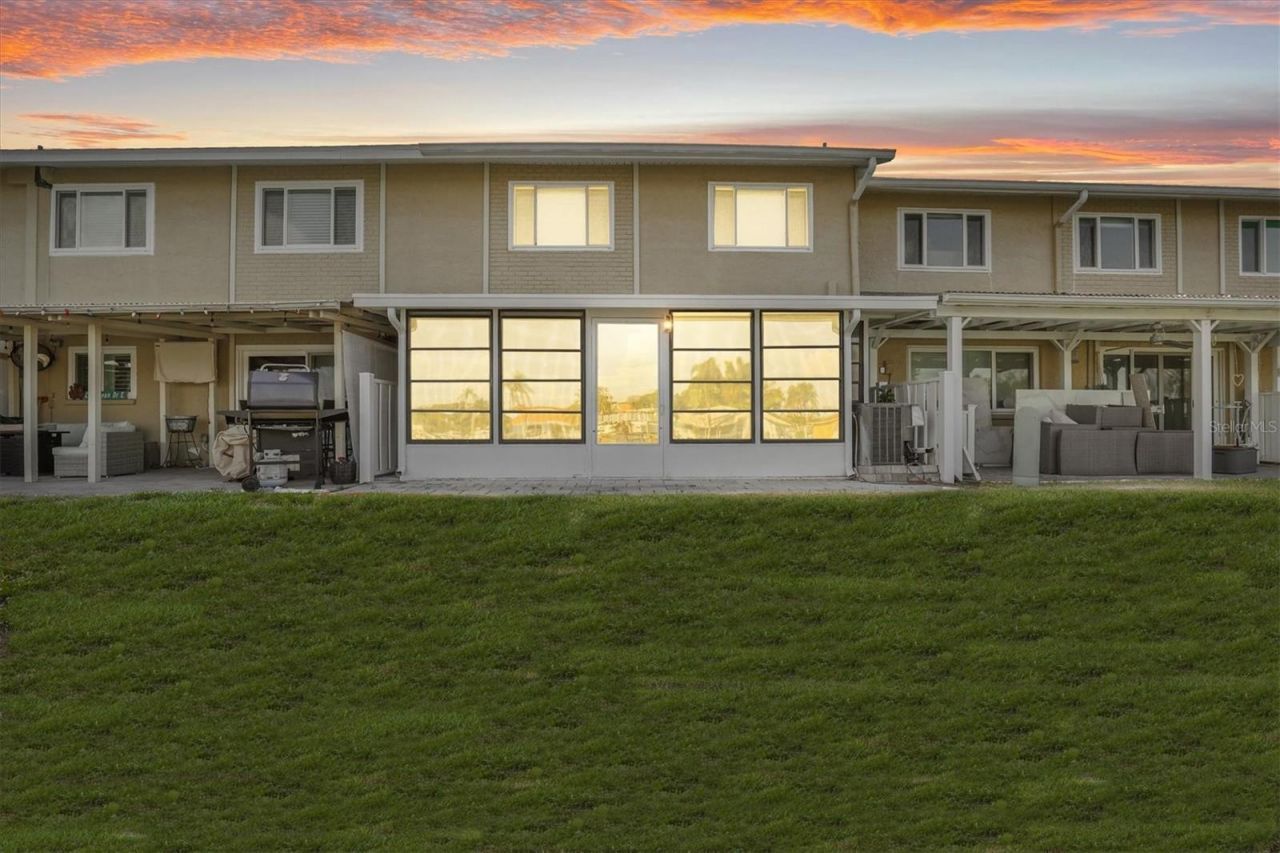 6537 Cape Hatteras Way Ne, Unit 4, Saint Petersburg, FL 33702 Photo