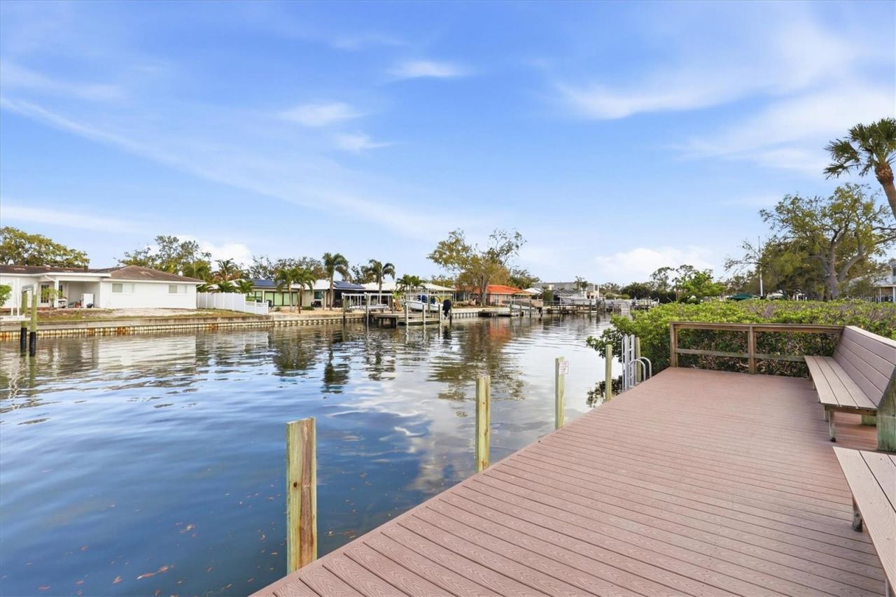 6537 Cape Hatteras Way Ne, Unit 4, Saint Petersburg, FL 33702 Photo