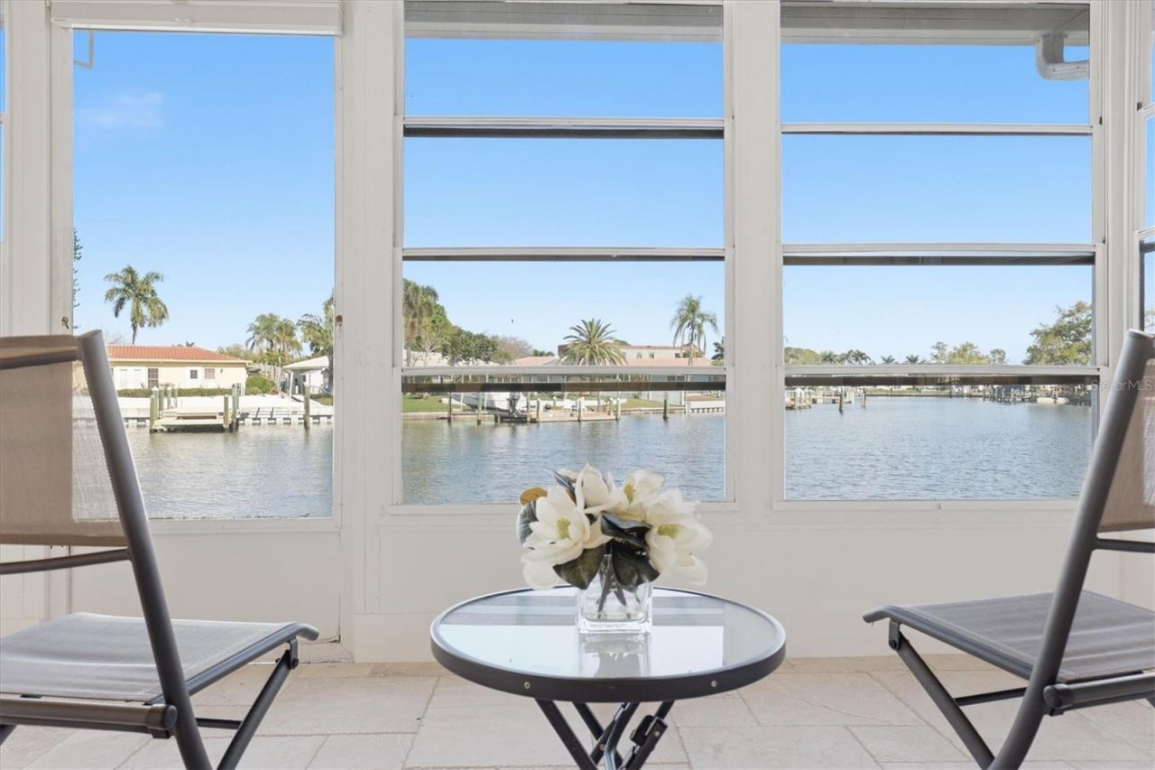 6537 Cape Hatteras Way Ne, Unit 4, Saint Petersburg, FL 33702 Photo