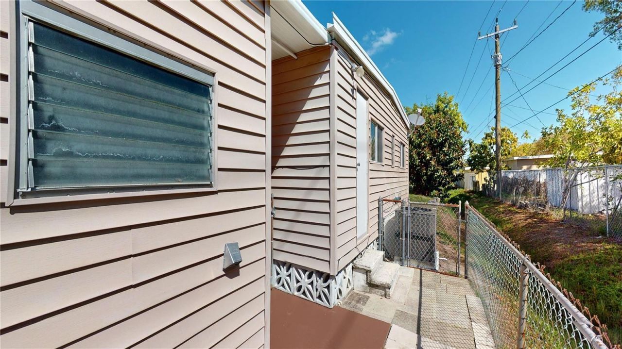 301 Brazil Court, Unit 95, Bradenton, FL 34207 Photo