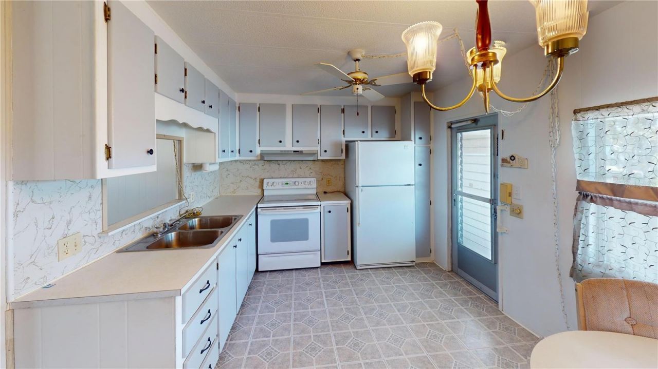 301 Brazil Court, Unit 95, Bradenton, FL 34207 Photo