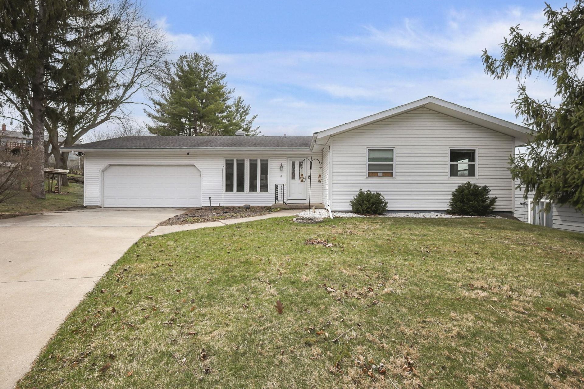 5 Yorktown Circle Madison, WI 53711