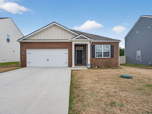 9032 Copenhagen Dr, Murfreesboro, TN 37129