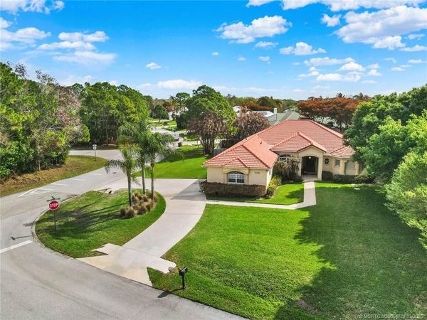 1106 SW Thoreau Court, Palm City, FL 34990