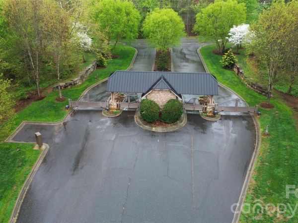 101, 107 Table Rock Trace NW, Morganton, NC 28655
