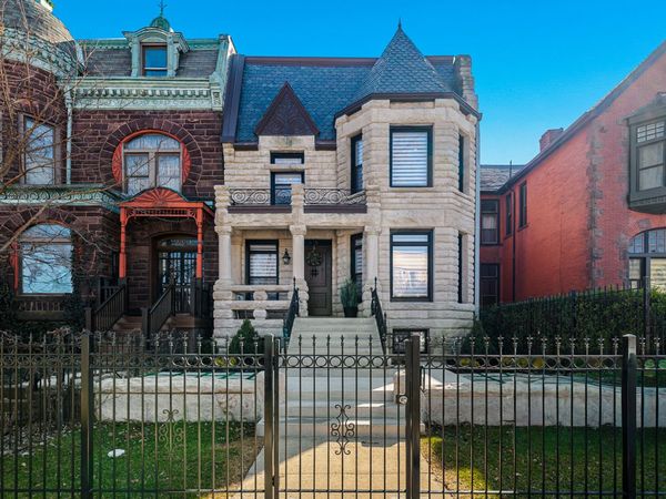 515 E Oakwood Boulevard, Chicago, IL 60653