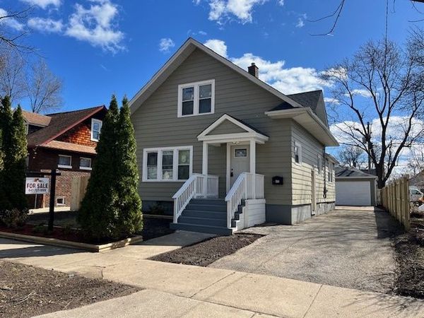 805 Helmholz Avenue , Waukegan, IL 60085