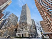 260 E Chestnut Street, Chicago, IL 60611 primary photo