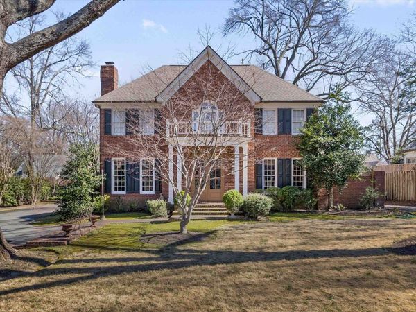 400 COLONIAL RD, Memphis, TN 38117