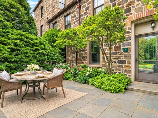 341 Furnace Dock Rd, Unit 5, Cortlandt Manor, NY 10567