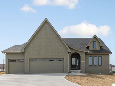 10212 S 180th Avenue Circle , Omaha, NE 68136